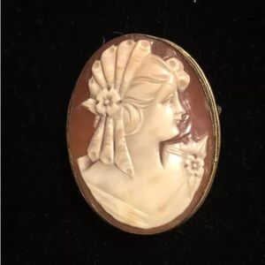 Vintage Cameo
